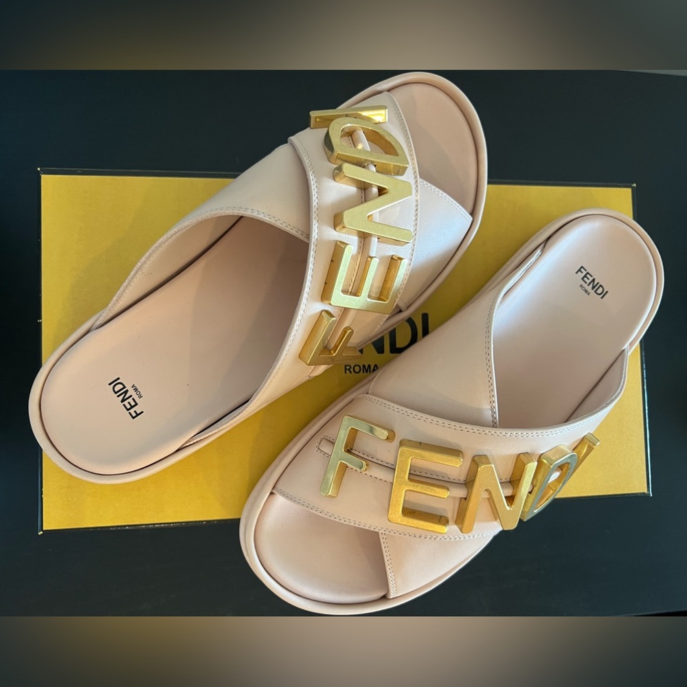 FENDI Vitello Fendigraphy Logo CrissCross Platform Slide Sandal Pink Gold Sz39.5 - Picture 6 of 11